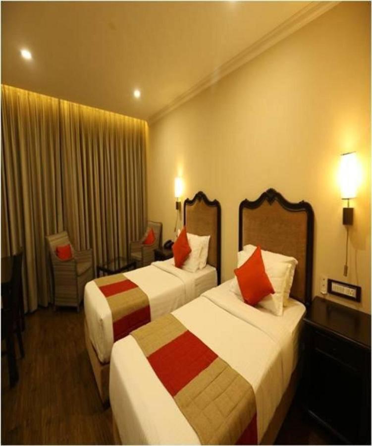 Hotel Atithi Guwahati Exteriör bild