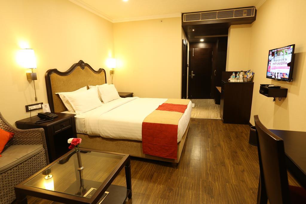Hotel Atithi Guwahati Exteriör bild