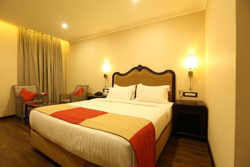 Hotel Atithi Guwahati Exteriör bild