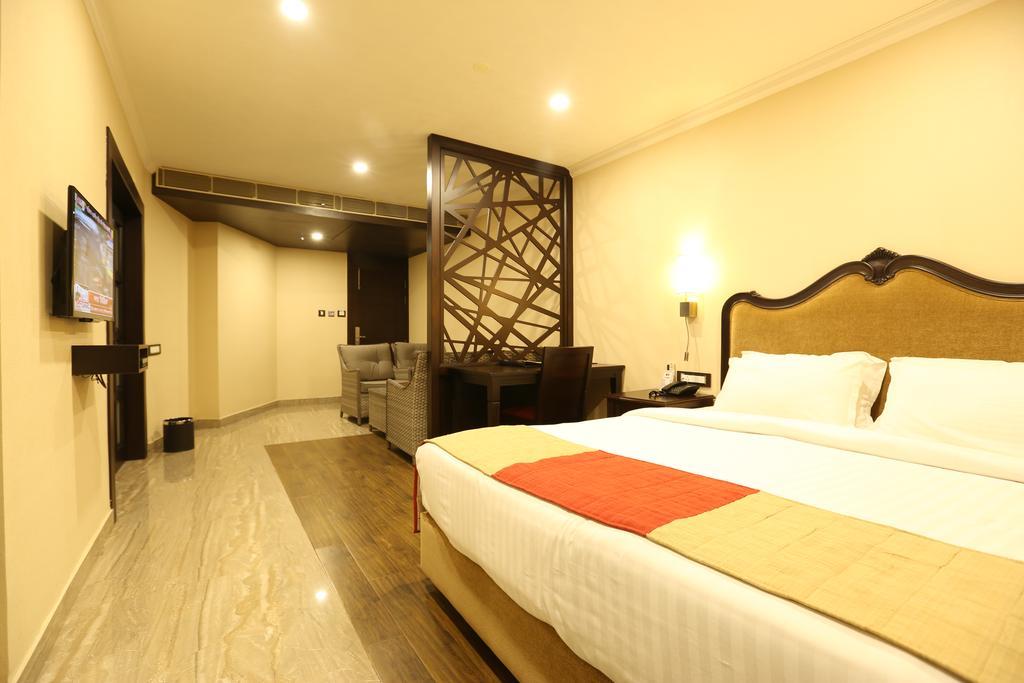 Hotel Atithi Guwahati Exteriör bild