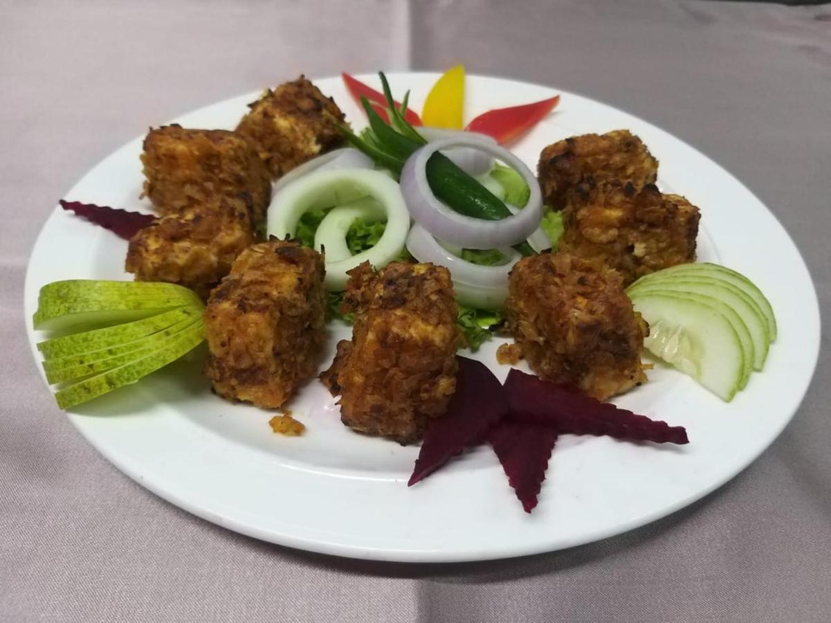 Hotel Atithi Guwahati Exteriör bild